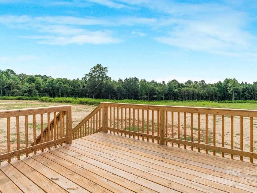 689 Grove Street, Lincolnton, NC 28092.  MLS# CAR4296491, YatesRealty ID 34491. 