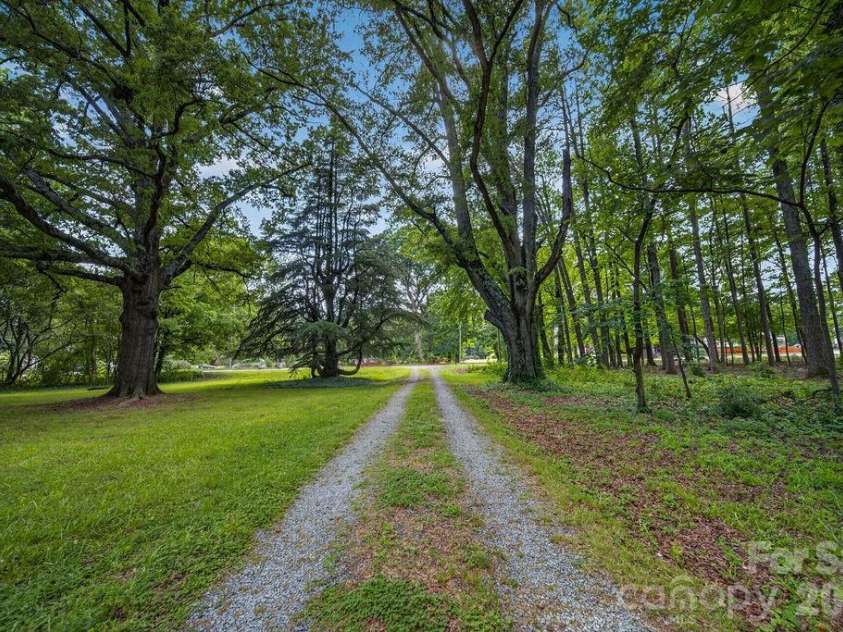 1822 Sugar Creek Road, Charlotte, NC 28262.  MLS# CAR4398353, YatesRealty ID 34493. 