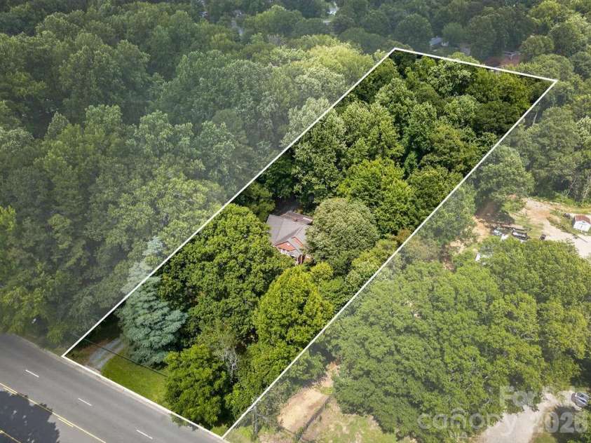 1822 Sugar Creek Road, Charlotte, NC 28262.  MLS# CAR4398353, YatesRealty ID 34493. 