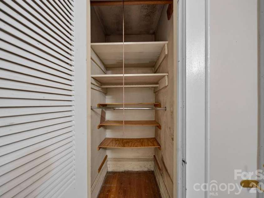1822 Sugar Creek Road, Charlotte, NC 28262.  MLS# CAR4398353, YatesRealty ID 34493. 