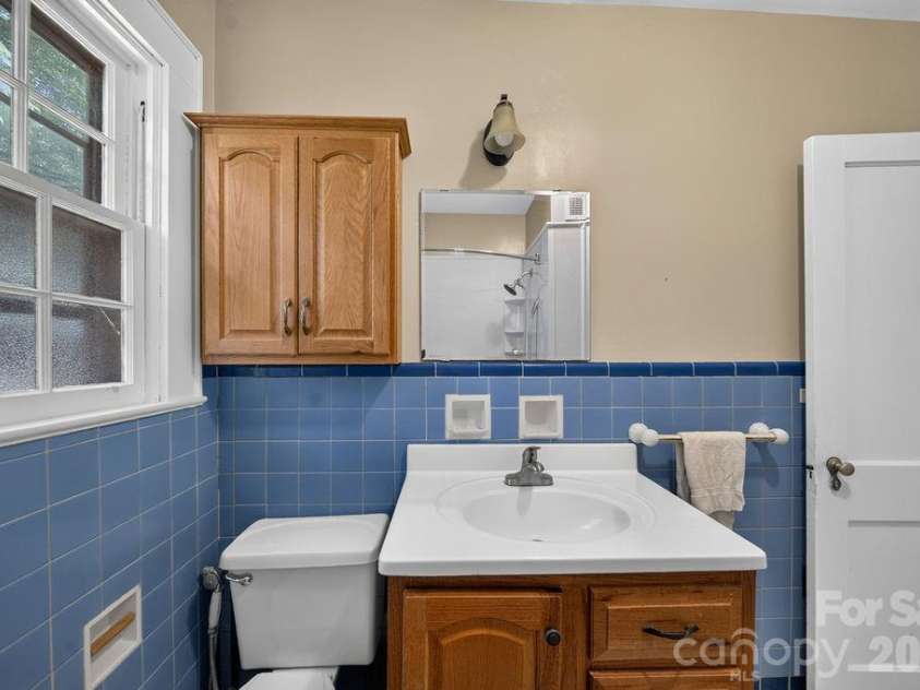 1822 Sugar Creek Road, Charlotte, NC 28262.  MLS# CAR4398353, YatesRealty ID 34493. 