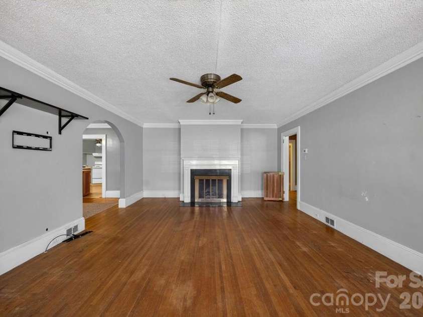 1822 Sugar Creek Road, Charlotte, NC 28262.  MLS# CAR4398353, YatesRealty ID 34493. 