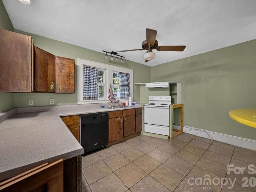 1822 Sugar Creek Road, Charlotte, NC 28262.  MLS# CAR4398353, YatesRealty ID 34493. 