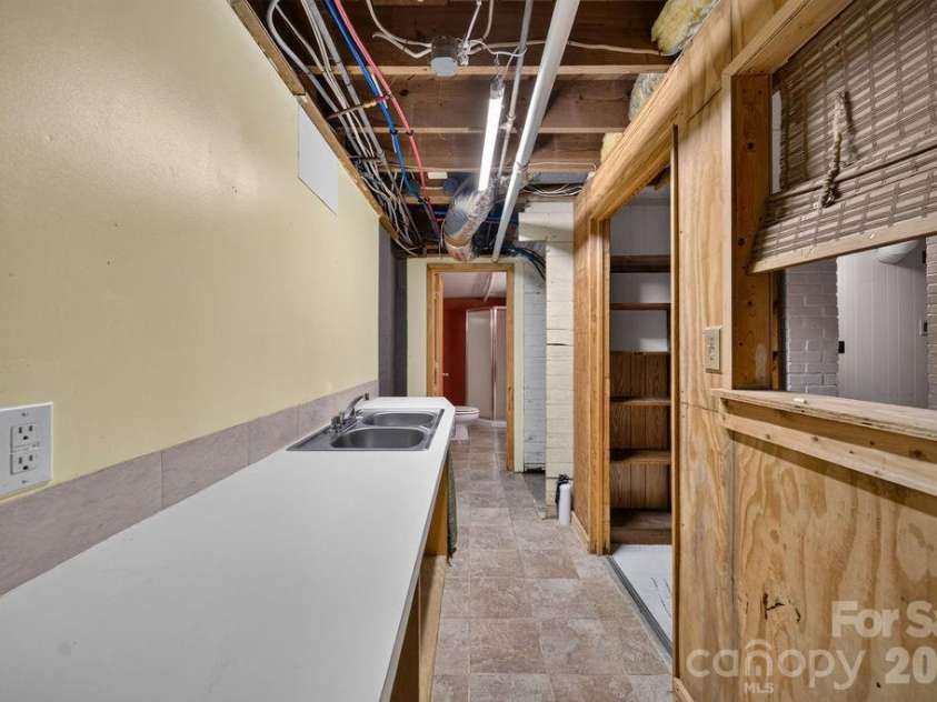 1822 Sugar Creek Road, Charlotte, NC 28262.  MLS# CAR4398353, YatesRealty ID 34493. 
