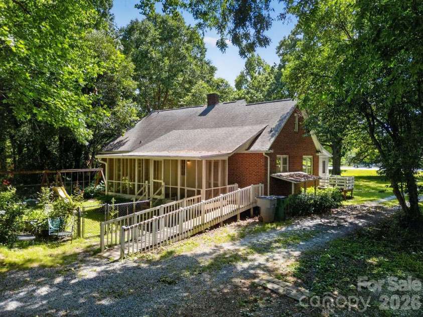 1822 Sugar Creek Road, Charlotte, NC 28262.  MLS# CAR4398353, YatesRealty ID 34493. 