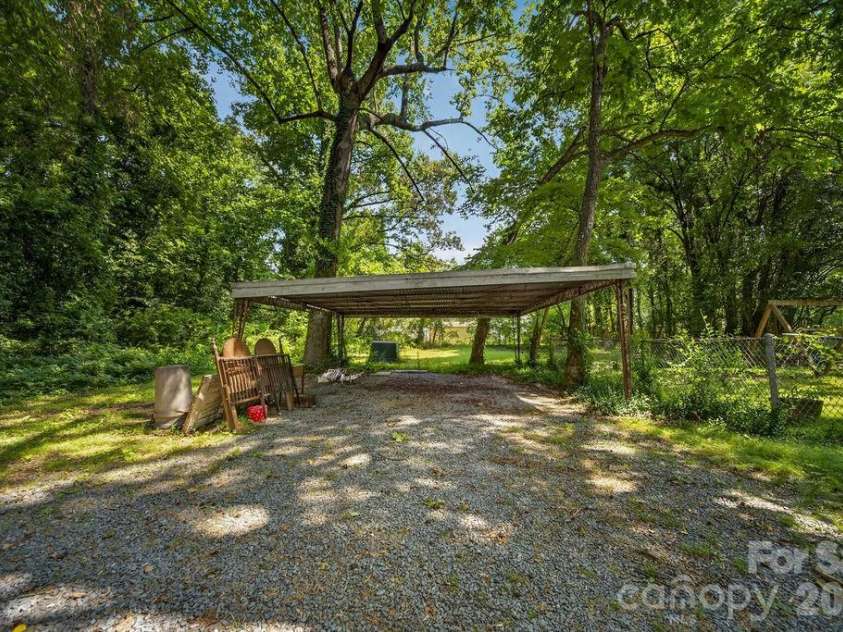 1822 Sugar Creek Road, Charlotte, NC 28262.  MLS# CAR4398353, YatesRealty ID 34493. 