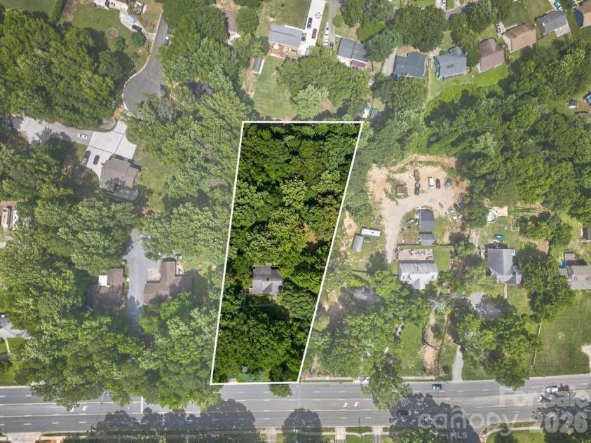 1822 Sugar Creek Road, Charlotte, NC 28262.  MLS# CAR4398353, YatesRealty ID 34493. 