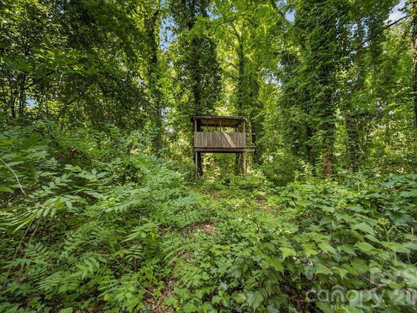 1822 Sugar Creek Road, Charlotte, NC 28262.  MLS# CAR4398353, YatesRealty ID 34493. 