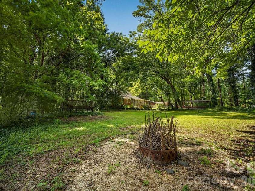 1822 Sugar Creek Road, Charlotte, NC 28262.  MLS# CAR4398353, YatesRealty ID 34493. 