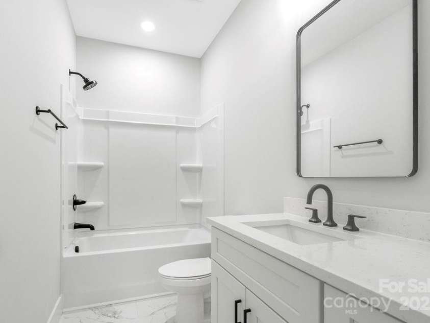 697 Grove Street, Lincolnton, NC 28092.  MLS# CAR4331957, YatesRealty ID 34493. 