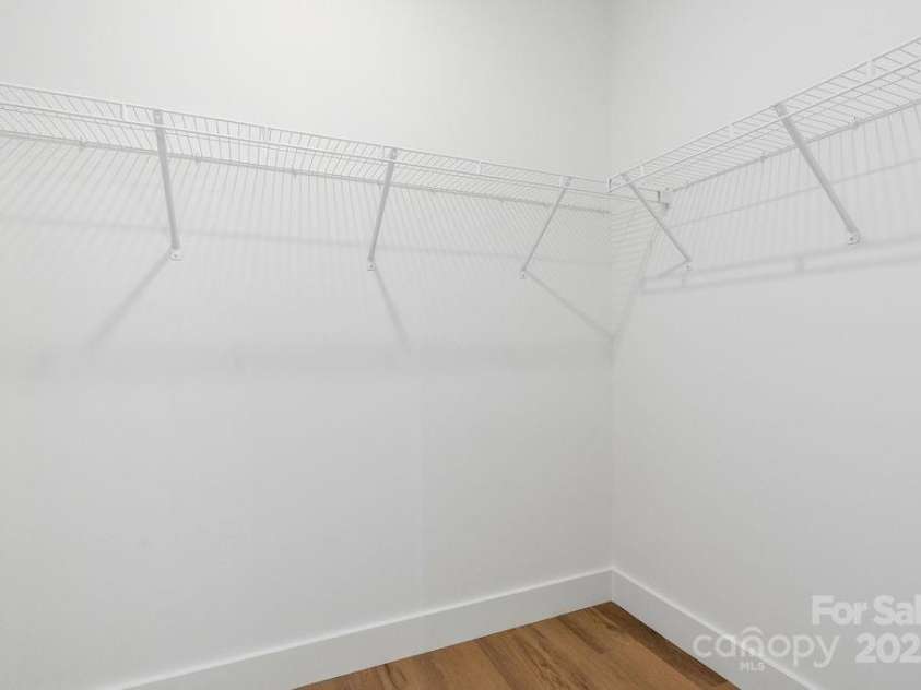 697 Grove Street, Lincolnton, NC 28092.  MLS# CAR4331957, YatesRealty ID 34493. 