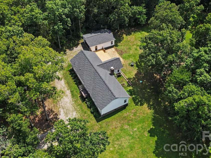 8900 Lazy Ridge Lane, Concord, NC 28025.  MLS# CAR4398381, YatesRealty ID 34494. 