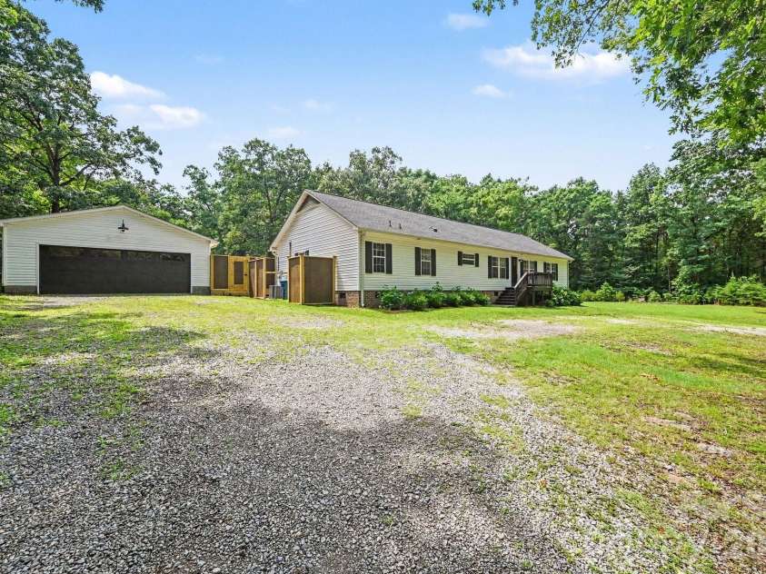 8900 Lazy Ridge Lane, Concord, NC 28025.  MLS# CAR4398381, YatesRealty ID 34494. 