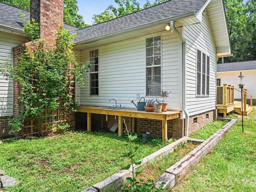 8900 Lazy Ridge Lane, Concord, NC 28025.  MLS# CAR4398381, YatesRealty ID 34494. 