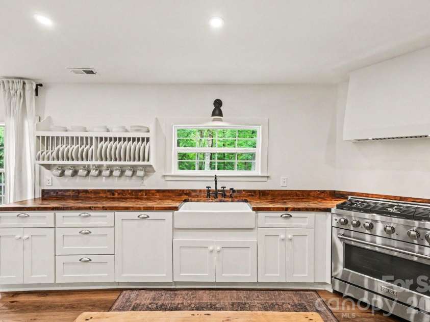 8900 Lazy Ridge Lane, Concord, NC 28025.  MLS# CAR4398381, YatesRealty ID 34494. 