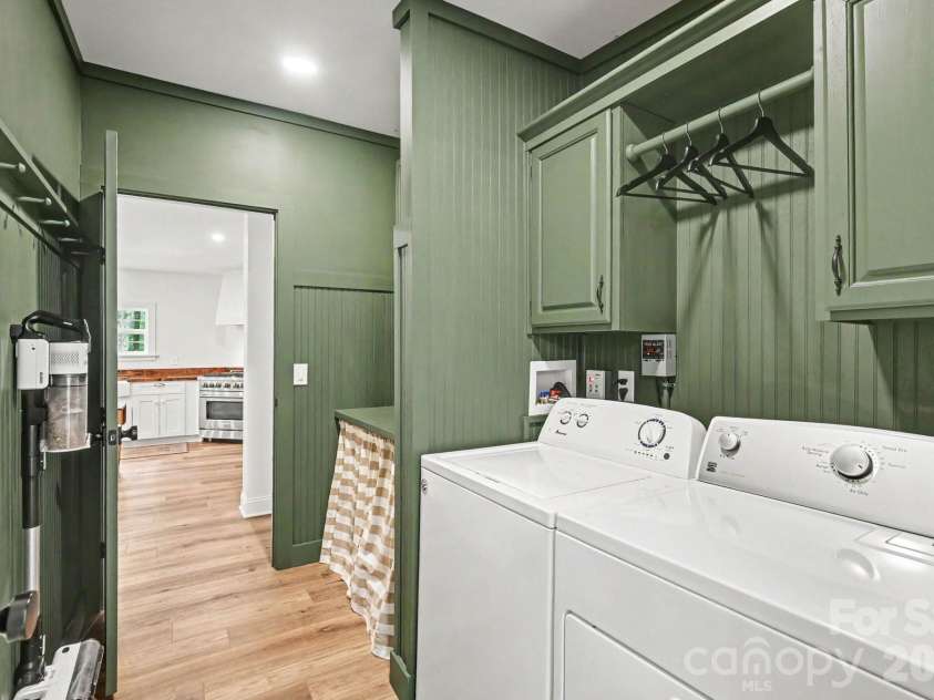 8900 Lazy Ridge Lane, Concord, NC 28025.  MLS# CAR4398381, YatesRealty ID 34494. 