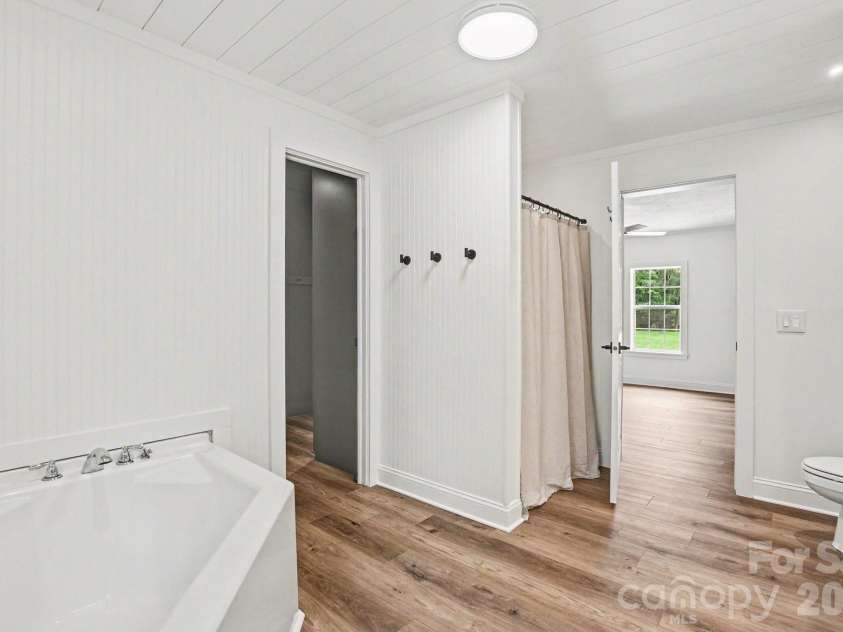 8900 Lazy Ridge Lane, Concord, NC 28025.  MLS# CAR4398381, YatesRealty ID 34494. 
