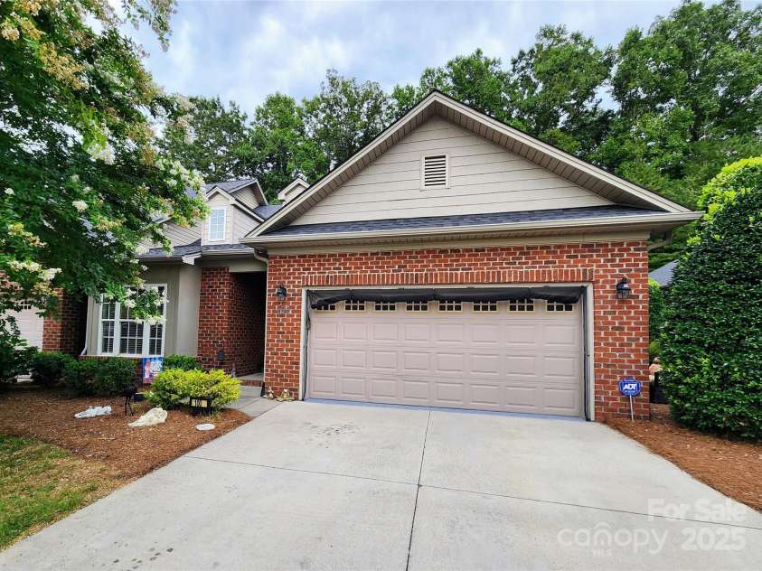 100 Wentworth Drive, Mocksville, NC 27028.  MLS# CAR4296498, YatesRealty ID 34495. 