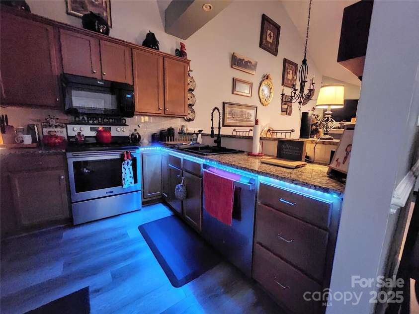 100 Wentworth Drive, Mocksville, NC 27028.  MLS# CAR4296498, YatesRealty ID 34495. 