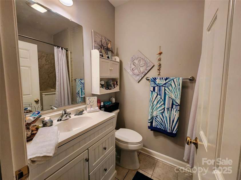 100 Wentworth Drive, Mocksville, NC 27028.  MLS# CAR4296498, YatesRealty ID 34495. Hall bath