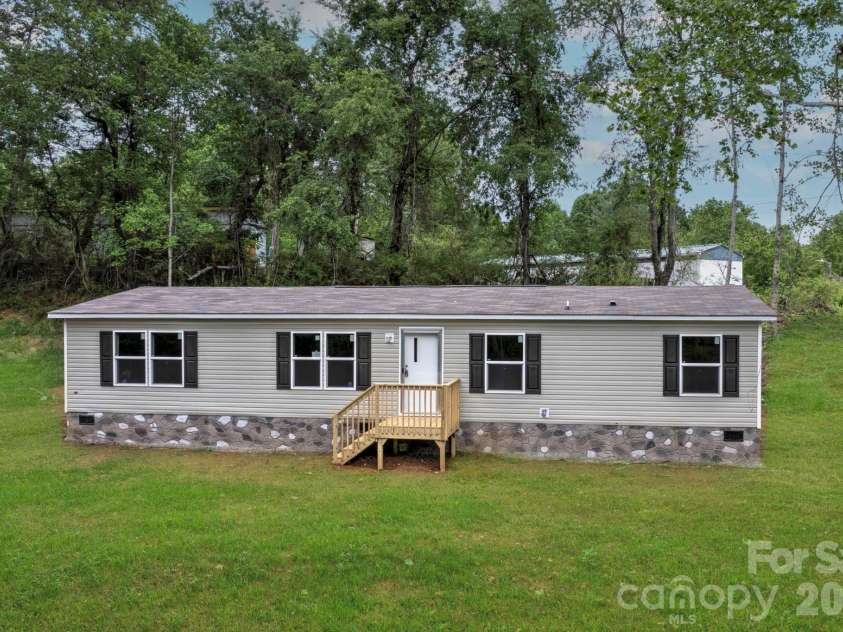 49 Spivey Mountain Road, Asheville, NC 28806.  MLS# CAR4398728, YatesRealty ID 34495. 