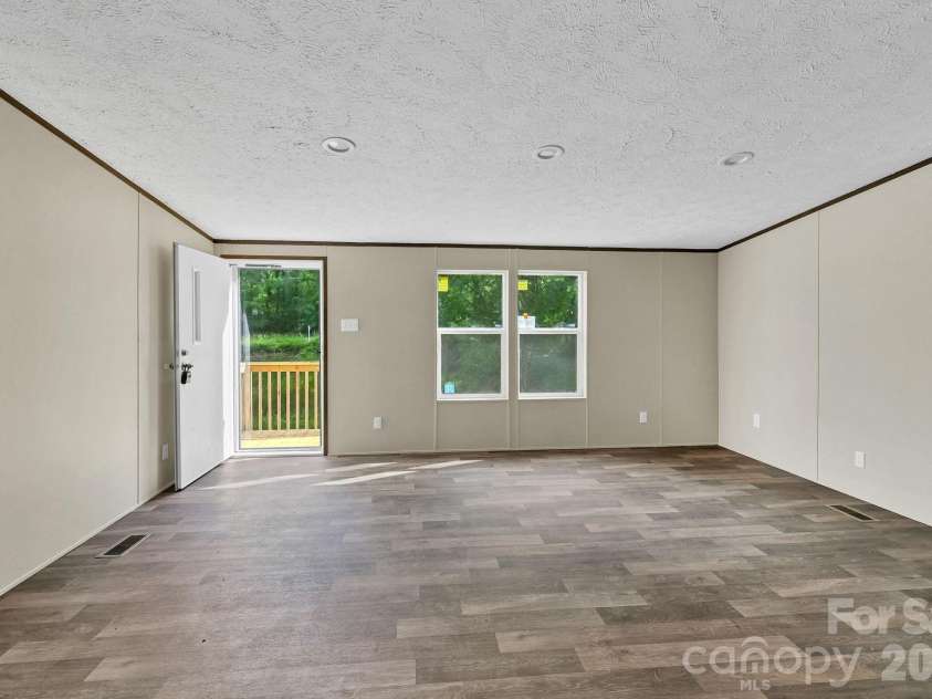 49 Spivey Mountain Road, Asheville, NC 28806.  MLS# CAR4398728, YatesRealty ID 34495. 