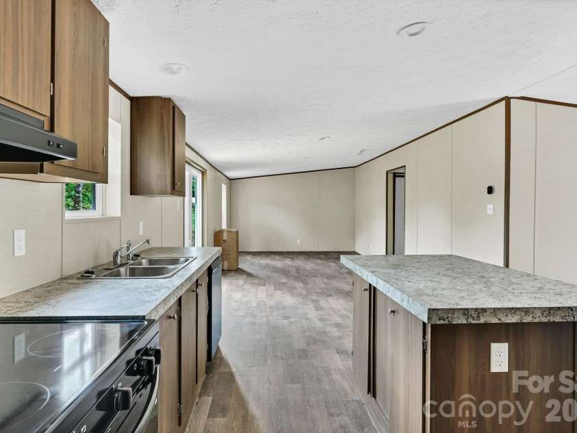 49 Spivey Mountain Road, Asheville, NC 28806.  MLS# CAR4398728, YatesRealty ID 34495. 