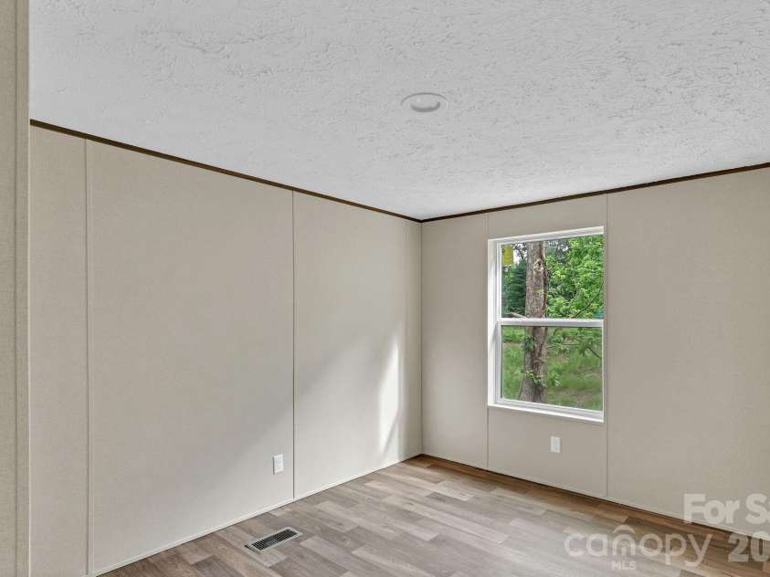 49 Spivey Mountain Road, Asheville, NC 28806.  MLS# CAR4398728, YatesRealty ID 34495. 