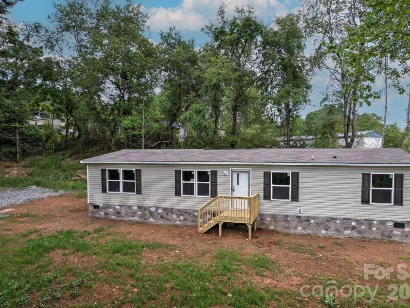 49 Spivey Mountain Road, Asheville, NC 28806.  MLS# CAR4398728, YatesRealty ID 34495. 