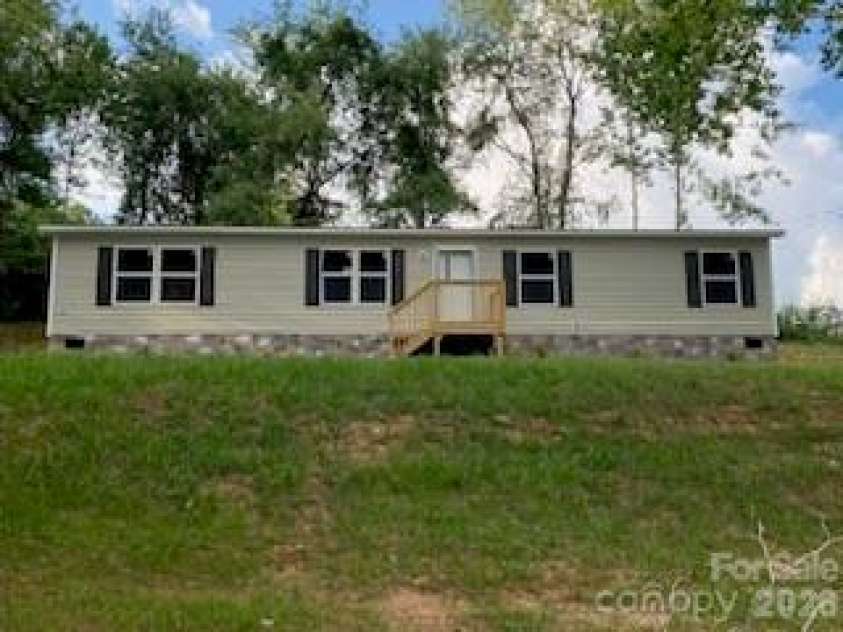 49 Spivey Mountain Road, Asheville, NC 28806.  MLS# CAR4398728, YatesRealty ID 34495. 