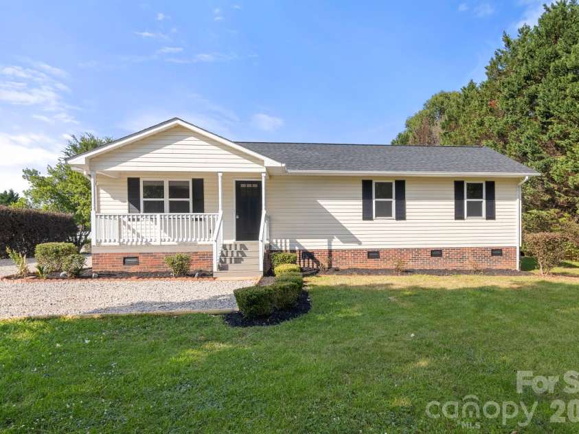 2805 Chester Highway, York, SC 29745.  MLS# CAR4398572, YatesRealty ID 34496. 