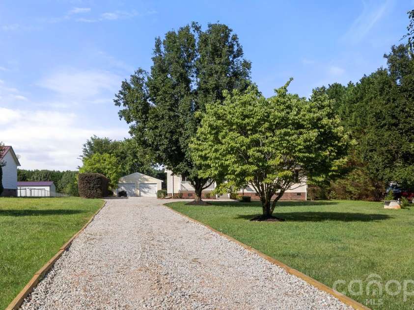 2805 Chester Highway, York, SC 29745.  MLS# CAR4398572, YatesRealty ID 34496. 