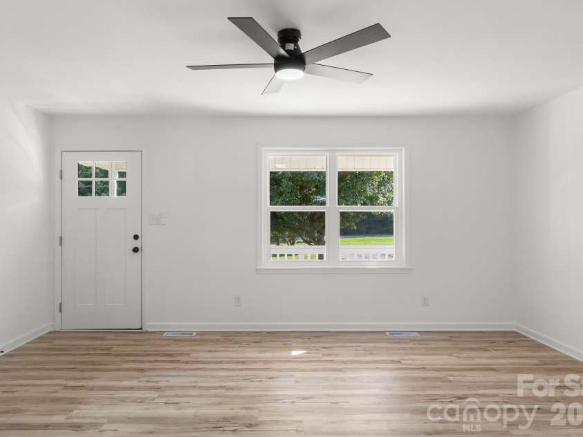 2805 Chester Highway, York, SC 29745.  MLS# CAR4398572, YatesRealty ID 34496. 