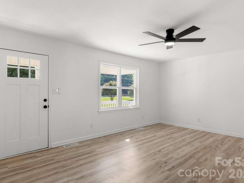 2805 Chester Highway, York, SC 29745.  MLS# CAR4398572, YatesRealty ID 34496. 