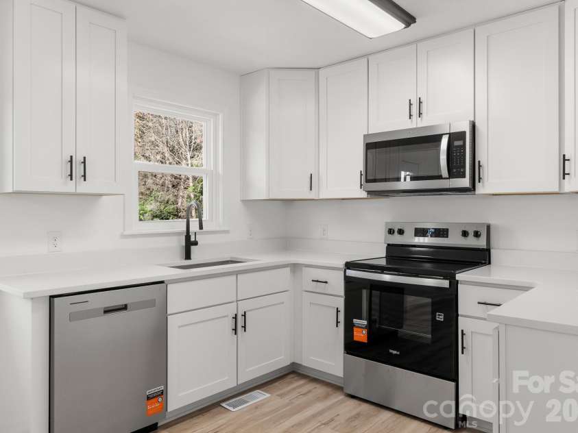 2805 Chester Highway, York, SC 29745.  MLS# CAR4398572, YatesRealty ID 34496. 