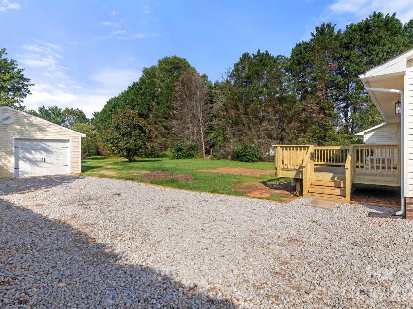 2805 Chester Highway, York, SC 29745.  MLS# CAR4398572, YatesRealty ID 34496. 