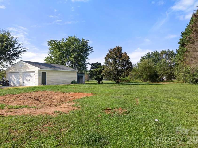 2805 Chester Highway, York, SC 29745.  MLS# CAR4398572, YatesRealty ID 34496. 