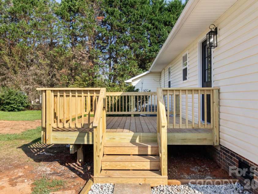 2805 Chester Highway, York, SC 29745.  MLS# CAR4398572, YatesRealty ID 34496. 
