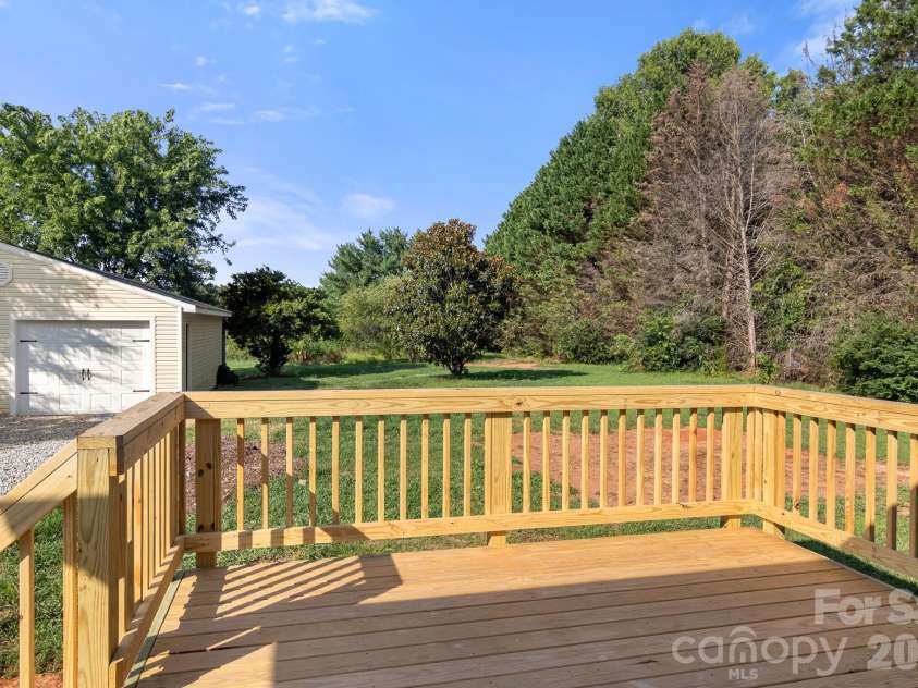2805 Chester Highway, York, SC 29745.  MLS# CAR4398572, YatesRealty ID 34496. 