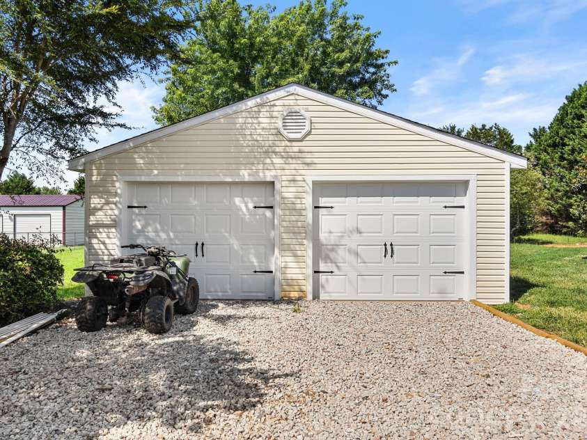 2805 Chester Highway, York, SC 29745.  MLS# CAR4398572, YatesRealty ID 34496. 