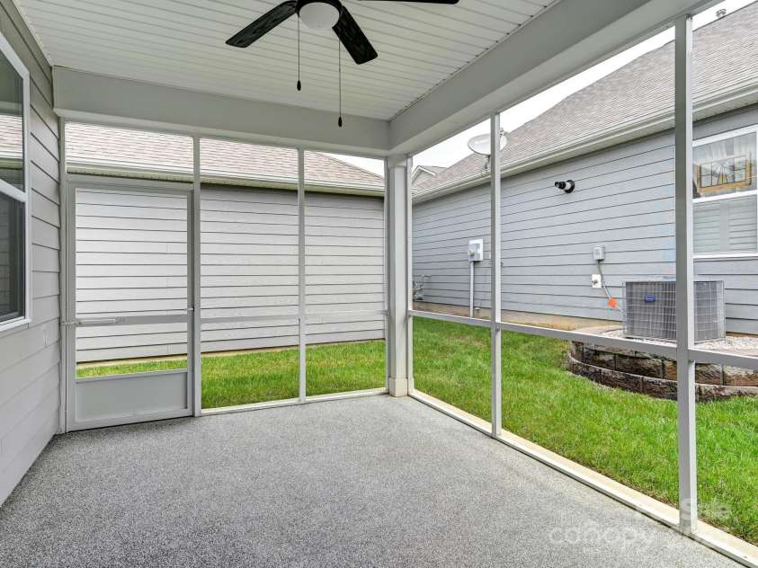 527 Summerfield Place, Flat Rock, NC 28731.  MLS# CAR4295699, YatesRealty ID 34496. 