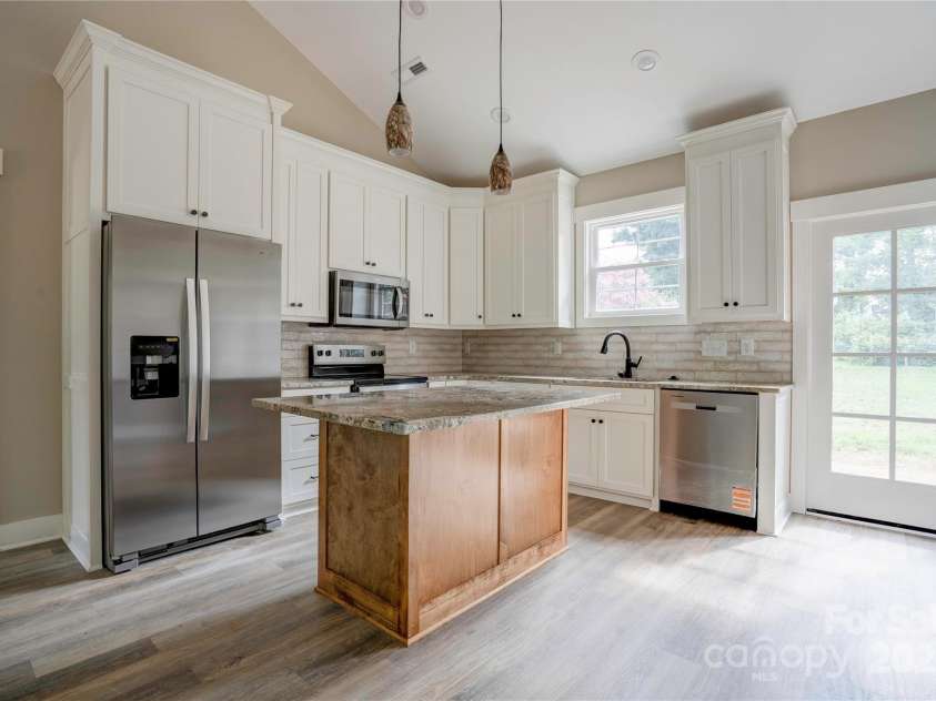 114 Hendricks Street, Kings Mountain, NC 28086.  MLS# CAR4296567, YatesRealty ID 34498. 