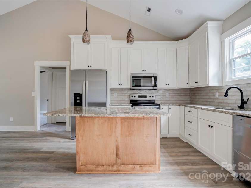 114 Hendricks Street, Kings Mountain, NC 28086.  MLS# CAR4296567, YatesRealty ID 34498. 