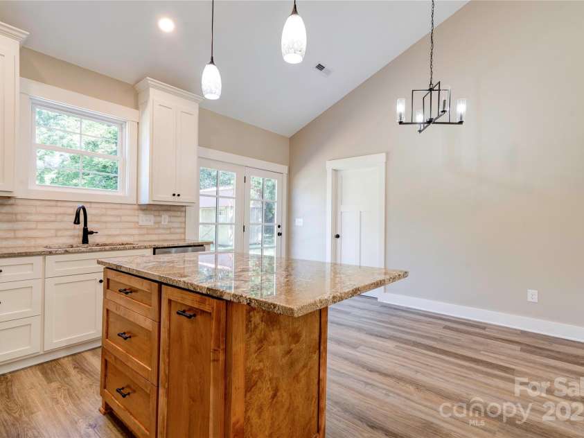 114 Hendricks Street, Kings Mountain, NC 28086.  MLS# CAR4296567, YatesRealty ID 34498. 