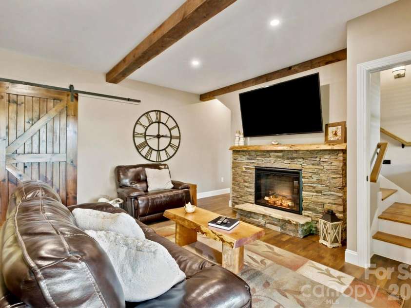 1167 Johns Ridge Parkway, Lenoir, NC 28645.  MLS# CAR4395853, YatesRealty ID 34499. 