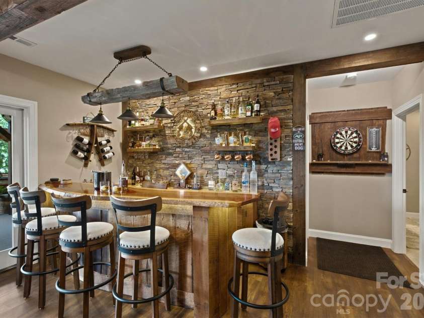 1167 Johns Ridge Parkway, Lenoir, NC 28645.  MLS# CAR4395853, YatesRealty ID 34499. 