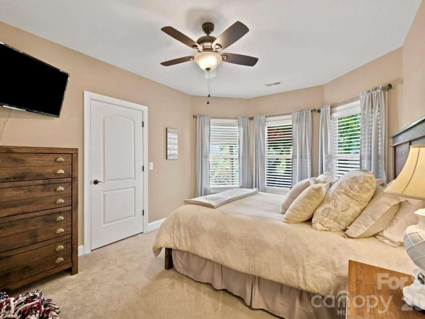 1167 Johns Ridge Parkway, Lenoir, NC 28645.  MLS# CAR4395853, YatesRealty ID 34499. 