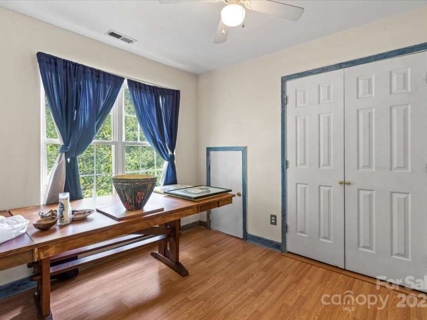 7337 Rosehall Drive, Charlotte, NC 28227.  MLS# CAR4296550, YatesRealty ID 34499. 