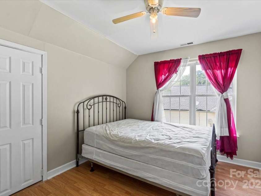 7337 Rosehall Drive, Charlotte, NC 28227.  MLS# CAR4296550, YatesRealty ID 34499. 