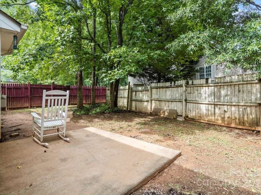 7337 Rosehall Drive, Charlotte, NC 28227.  MLS# CAR4296550, YatesRealty ID 34499. 